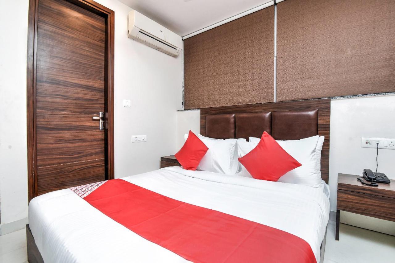 Oyo 79434 Hotel Green Villa 那格浦尔 外观 照片