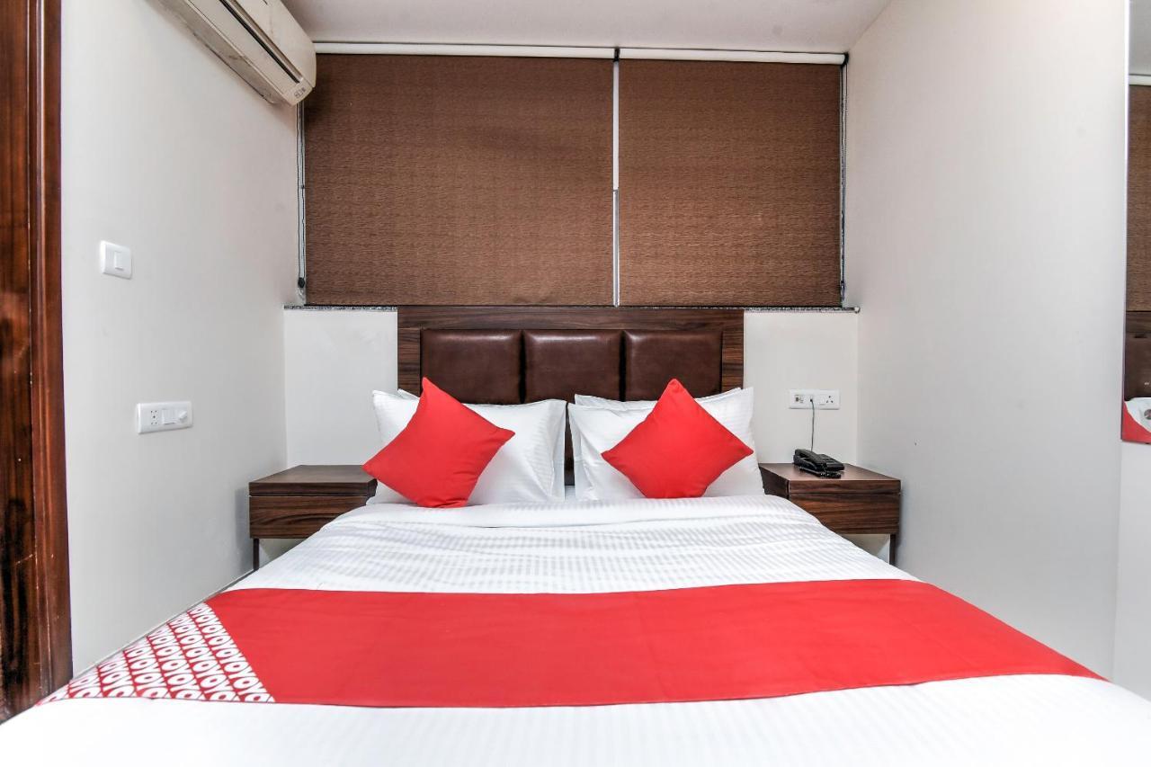 Oyo 79434 Hotel Green Villa 那格浦尔 外观 照片